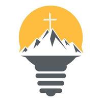 baptist kruis in berg logo ontwerp. kruis Aan top van de berg en licht lamp vorm logo. kerk en christen organisatie logo. vector
