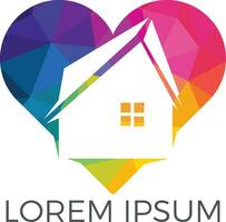 zoet huis logo ontwerp. huis en hart of liefde symbool. familie, echt landgoed en onroerend goed vector icoon.