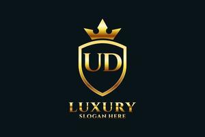 eerste ud elegant luxe monogram logo of insigne sjabloon met scrollt en Koninklijk kroon - perfect voor luxueus branding projecten vector