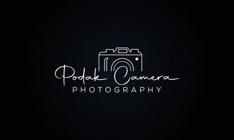 fotografie typografie handtekening logo van de fotograaf. Sluiter van de camera. het abstracte symbool voor een fotostudio in een eenvoudige minimalistische stijl. vector logo sjabloon voor een huwelijksfotograaf