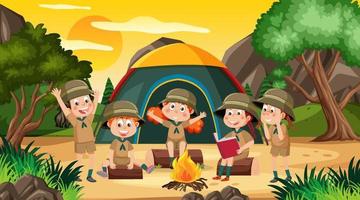 kinderen camping uit Woud tafereel vector