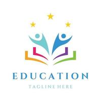 creatief leerling onderwijs logo sjabloon ontwerp met hoed, boek, potlood of pen teken.geïnspireerd door afstuderen studenten.logos voor universiteiten, hogescholen van onderwijs en scholen. vector