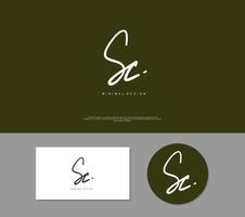 sc eerste handschrift of handgeschreven logo voor identiteit. logo met handtekening en hand- getrokken stijl. vector