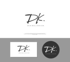 dk eerste handschrift of handgeschreven logo voor identiteit. logo met handtekening en hand- getrokken stijl. vector