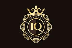 iq eerste brief goud kalligrafische vrouwelijk bloemen hand- getrokken heraldisch monogram antiek wijnoogst stijl luxe logo ontwerp premie vector