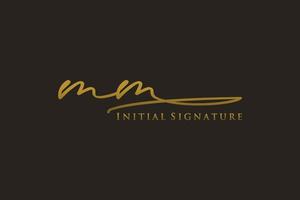 eerste mm brief handtekening logo sjabloon elegant ontwerp logo. hand- getrokken schoonschrift belettering vector illustratie.