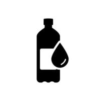 water fles silhouet icoon. plastic fles voor drank, mineraal water, sap en Frisdrank zwart icoon. geïsoleerd vector illustratie.