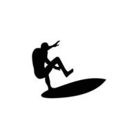 een hoog kwaliteit gedetailleerd silhouet van een surfer surfing de golven Aan zijn surfboard vector