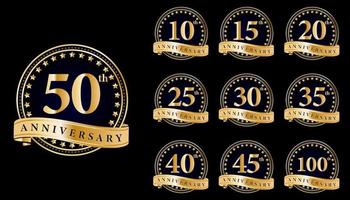 reeks verjaardag gouden goud logo met goud ring en lint geïsoleerd Aan zwart achtergrond, vector ontwerp voor viering. reeks