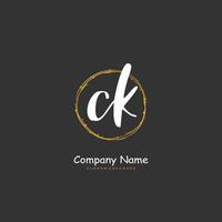 c k ck eerste handschrift en handtekening logo ontwerp met cirkel. mooi ontwerp handgeschreven logo voor mode, team, bruiloft, luxe logo. vector