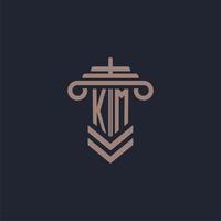km eerste monogram logo met pijler ontwerp voor wet firma vector beeld
