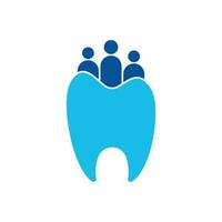 familie tandheelkundig logo sjabloon geïsoleerd met drie mensen. familie tandheelkundig logo met mensen concept. vector
