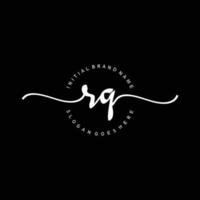eerste rq handschrift logo sjabloon vector