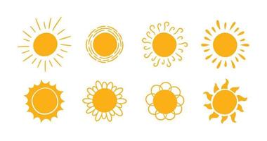 tekening verschillend zon pictogrammen set. kattebelletje geel zon met stralen symbolen. tekening kinderen tekeningen verzameling. hand- getrokken uitbarsting. heet weer teken. vector illustratie geïsoleerd Aan wit achtergrond