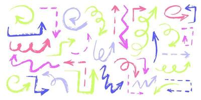 set van kleurrijke hand getrokken doodle pijl vector iconen set. schets pijlontwerp voor businessplan en onderwijs