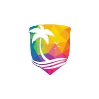 strand en palm boom vector logo. reizen en toerisme teken.