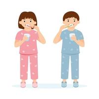 kinderen in pyjama poetsen tanden met tandpasta voordat bedtijd. kinderen met tandenborstel en glas in hand. mondeling hygiëne. vector illustratie