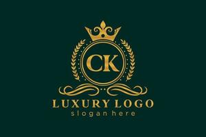 eerste ck brief Koninklijk luxe logo sjabloon in vector kunst voor restaurant, royalty, boetiek, cafe, hotel, heraldisch, sieraden, mode en andere vector illustratie.