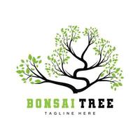 groen boom logo ontwerp, bonsai boom logo illustratie, blad en hout vector