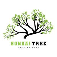 groen boom logo ontwerp, bonsai boom logo illustratie, blad en hout vector