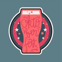 oktoberfest belettering badge vector