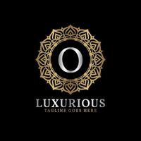 brief O luxueus decoratief bloem mandala kunst initialen vector logo ontwerp voor bruiloft, spa, hotel, schoonheid zorg