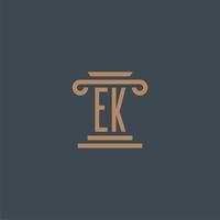 ek eerste monogram voor advocatenkantoor logo met pijler ontwerp vector