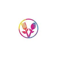 gezond voedsel logo ontwerp. biologisch voedsel logo . voedsel logo met lepel, vork, en bladeren. voedsel logo. blad bestek gezond voedsel logo vector