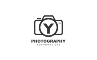 y logo fotografie voor branding bedrijf. camera sjabloon vector illustratie voor uw merk.