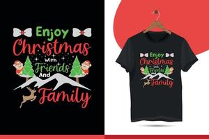 genieten Kerstmis met vrienden en familie - Kerstmis typografie t-shirt ontwerp voor lelijk trui Kerstmis feest. vector
