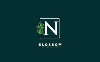 n logo bloemen vector voor identiteit bedrijf. eerste brief natuur sjabloon vector illustratie voor uw merk.