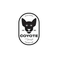 hoofd coyote Woud insigne wijnoogst logo ontwerp vector