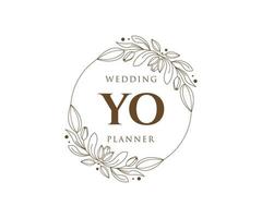 yo initialen brief bruiloft monogram logos verzameling, hand- getrokken modern minimalistisch en bloemen Sjablonen voor uitnodiging kaarten, opslaan de datum, elegant identiteit voor restaurant, boetiek, cafe in vector