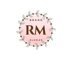 eerste rm vrouwelijk logo. bruikbaar voor natuur, salon, spa, kunstmatig en schoonheid logo's. vlak vector logo ontwerp sjabloon element.