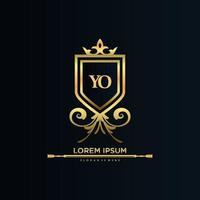 yo brief eerste met Koninklijk sjabloon.elegant met kroon logo vector, creatief belettering logo vector illustratie.