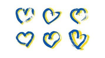 hand- getrokken harten in oekraïens kleuren. reeks van zes grunge geel en blauw tekening harten Aan wit achtergrond. vector illustratie