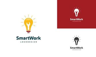 slim werk logo ontwerp, slim monteur logo, licht lamp combineren met moersleutel logo concept vector