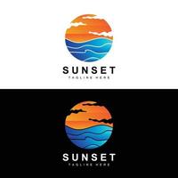 zonsondergang strand logo ontwerp, zeegezicht illustratie, rood dag vakantie plek vector