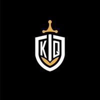 creatief brief kq logo gaming esport met schild en zwaard ontwerp ideeën vector