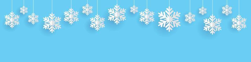 achtergrond met sneeuwvlokken hangende Aan een touw. slinger voor nieuw jaar en Kerstmis vakantie. winter sneeuw spandoek. vector ontwerp.