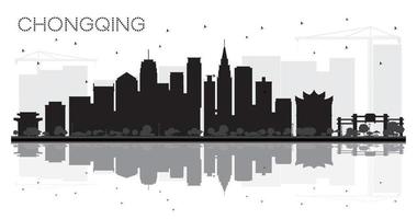 Chongqing China stad horizon zwart en wit silhouet met reflecties. vector