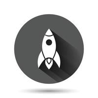 raket icoon in vlak stijl. ruimteschip lancering vector illustratie Aan zwart ronde achtergrond met lang schaduw effect. spoetnik cirkel knop bedrijf concept.
