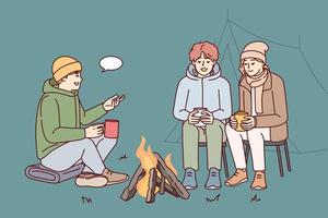 groep van jong mensen communiceren terwijl zittend in de omgeving van kampvuur gedurende camping reis in natuur. meisje en twee jongens toeristen pratend voordat gaan naar bed terwijl op reis met tenten. vlak vector beeld