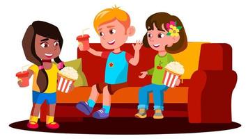 kinderen zittend Aan de sofa met popcorn en drankjes vector. geïsoleerd illustratie vector