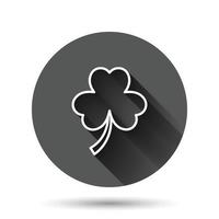 vier blad Klaver icoon in vlak stijl. st patricks dag vector illustratie Aan zwart ronde achtergrond met lang schaduw effect. bloem vorm cirkel knop bedrijf concept.
