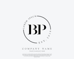 eerste bp vrouwelijk logo schoonheid monogram en elegant logo ontwerp, handschrift logo van eerste handtekening, bruiloft, mode, bloemen en botanisch met creatief sjabloon vector