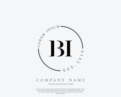 eerste bi vrouwelijk logo schoonheid monogram en elegant logo ontwerp, handschrift logo van eerste handtekening, bruiloft, mode, bloemen en botanisch met creatief sjabloon vector