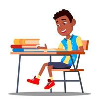 weinig leerling Bij een bureau lezing boek in de klas vector. zwart, afro Amerikaans. geïsoleerd illustratie vector