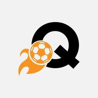 eerste brief q Amerikaans voetbal logo concept met in beweging Amerikaans voetbal icoon en brand symbool. voetbal logotype vector sjabloon