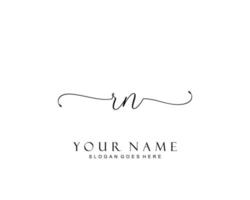 eerste rn schoonheid monogram en elegant logo ontwerp, handschrift logo van eerste handtekening, bruiloft, mode, bloemen en botanisch met creatief sjabloon. vector